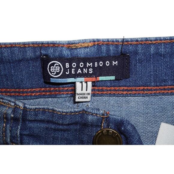 Boom Boom Jeans Light Wash Frayed Hem Shorts – Size 11 - Picture 3 of 5